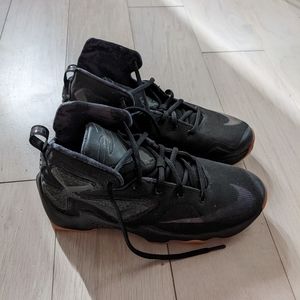 Nike 2016 - LeBron 13 'Black Lion'. Size: 5.5 youth